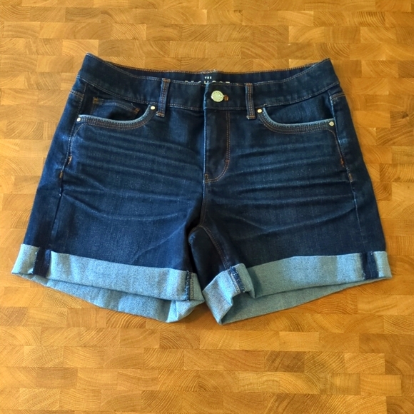 Dark wash Jean Shorts - Picture 1 of 6